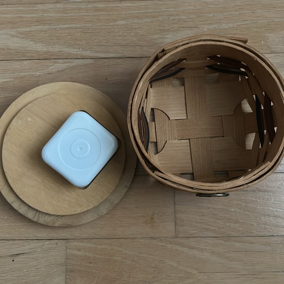 Peterboro Basket Co. 5" Lidded Music Box God Bless America - Picture 3 of 3